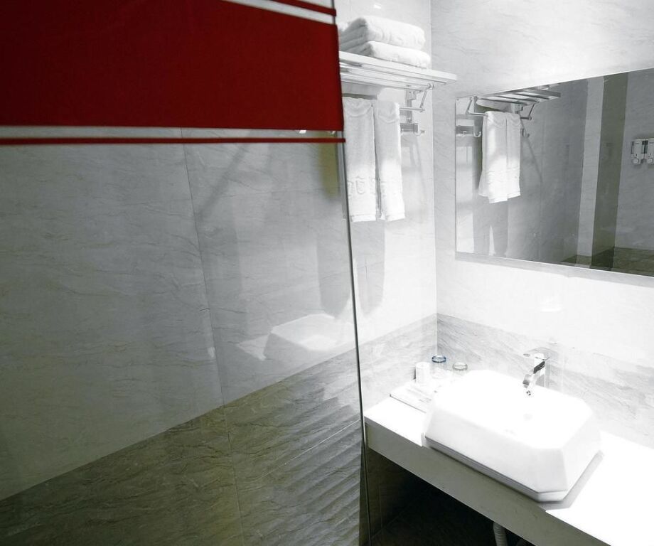 Чэнду: Eden Hotel