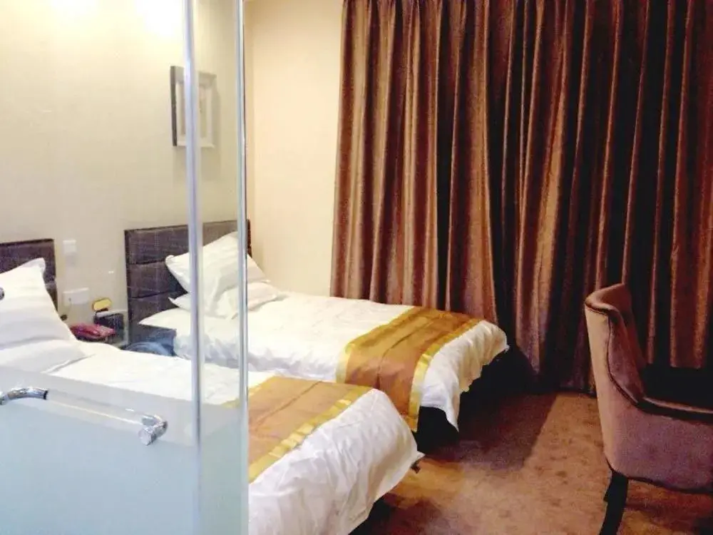 Чэнду: Longgang Fashion Hotel