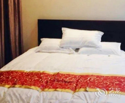 Чэнду: Longgang Fashion Hotel