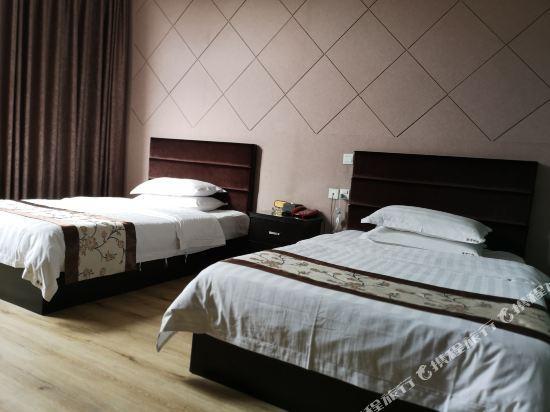 Чэнду: Longgang Fashion Hotel
