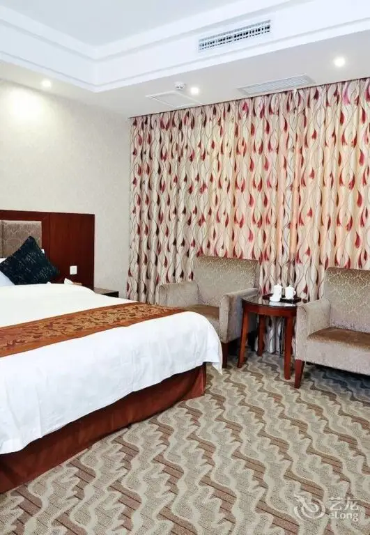 Чэнду: Dragon Garden Hotel