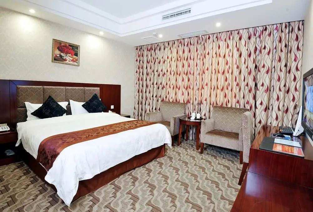 Чэнду: Dragon Garden Hotel