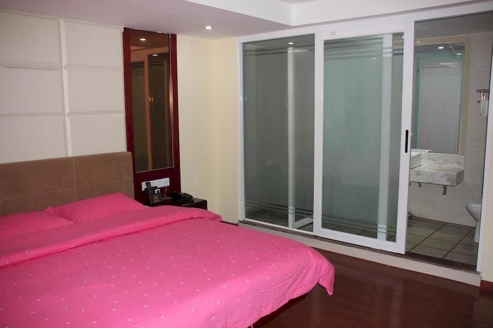 Гуанчжоу: Hualv Hotel (Guangzhou Children's Hospital West Gate Subway Station Branch)