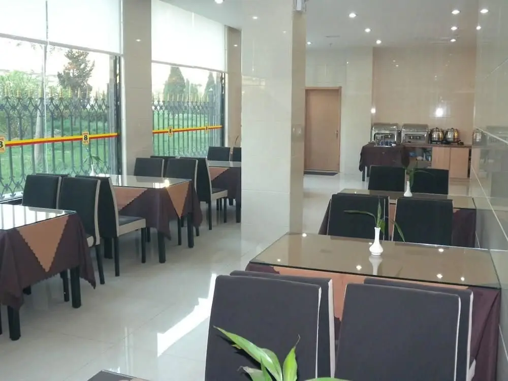 Далянь: White Clouds Hotel - Dalian