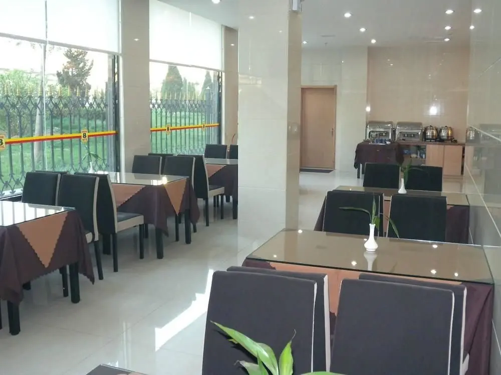 Далянь: White Clouds Hotel - Dalian