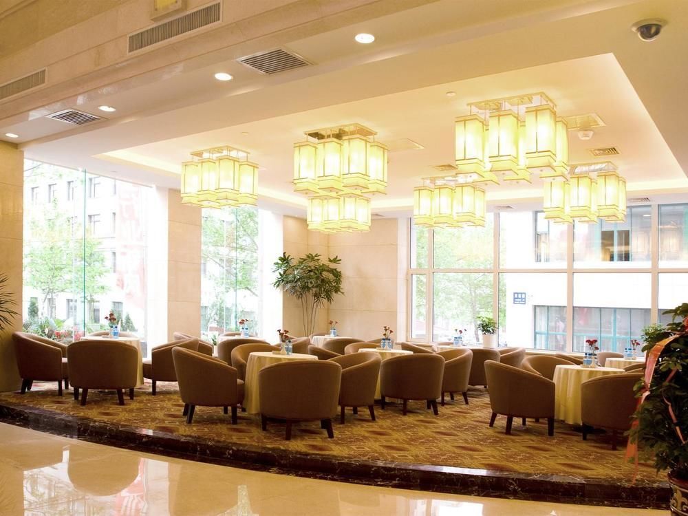 Далянь: White Clouds Hotel - Dalian