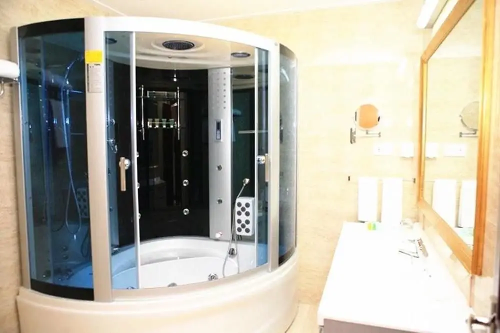 Далянь: White Clouds Hotel - Dalian