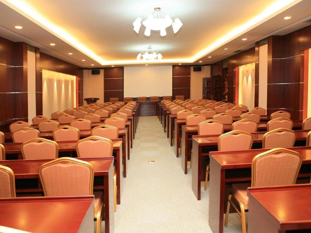 Далянь: White Clouds Hotel - Dalian