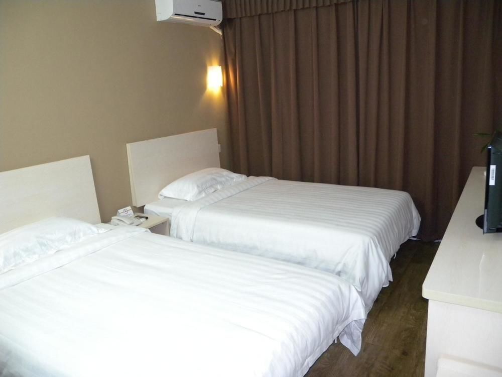 Далянь: White Clouds Hotel - Dalian