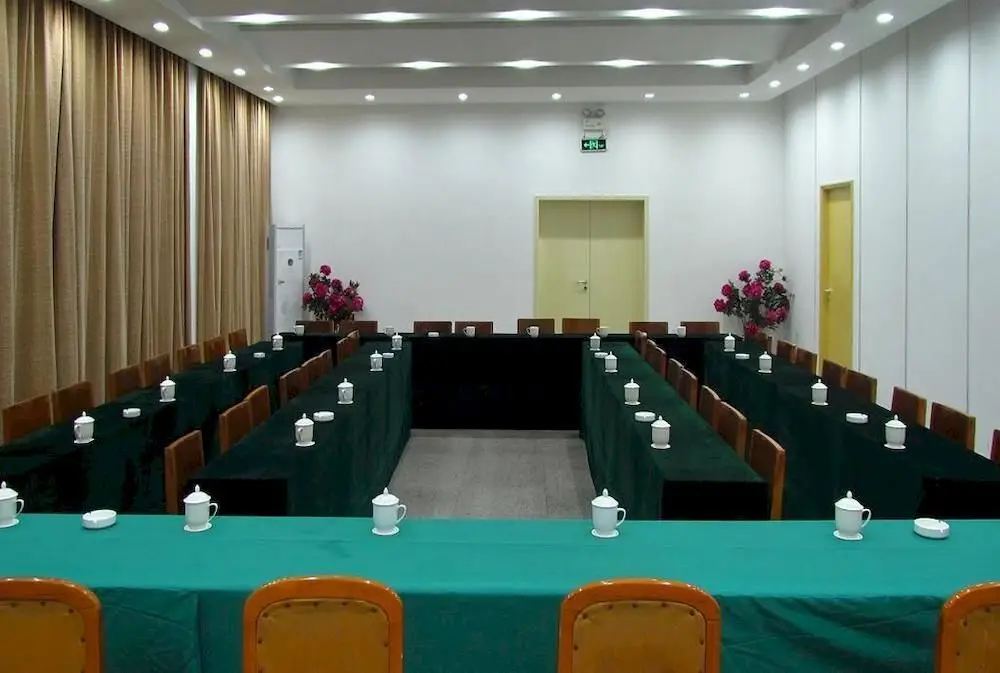 Чэнду: Huashuiwan government rent training center