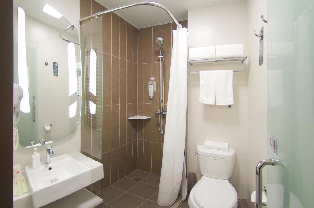 Пекин: ibis Beijing Tiantandongmen Metro Station Hotel