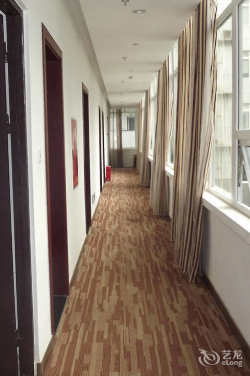 Чэнду: Xipuxing Pudi Hotel