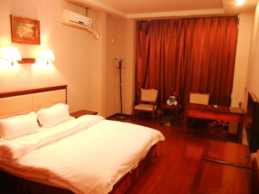 Чэнду: Maruika Hotel Shuanglin - Chengdu