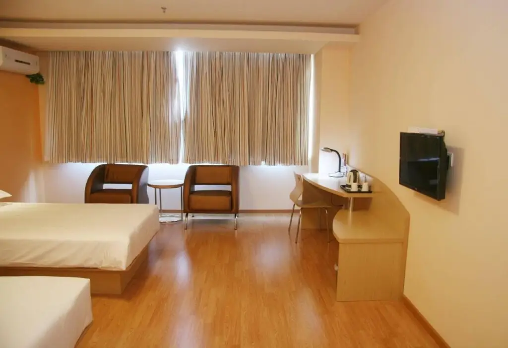 Шэньчжэнь: Home Inn Shenzhen Shuanglong Subway Station