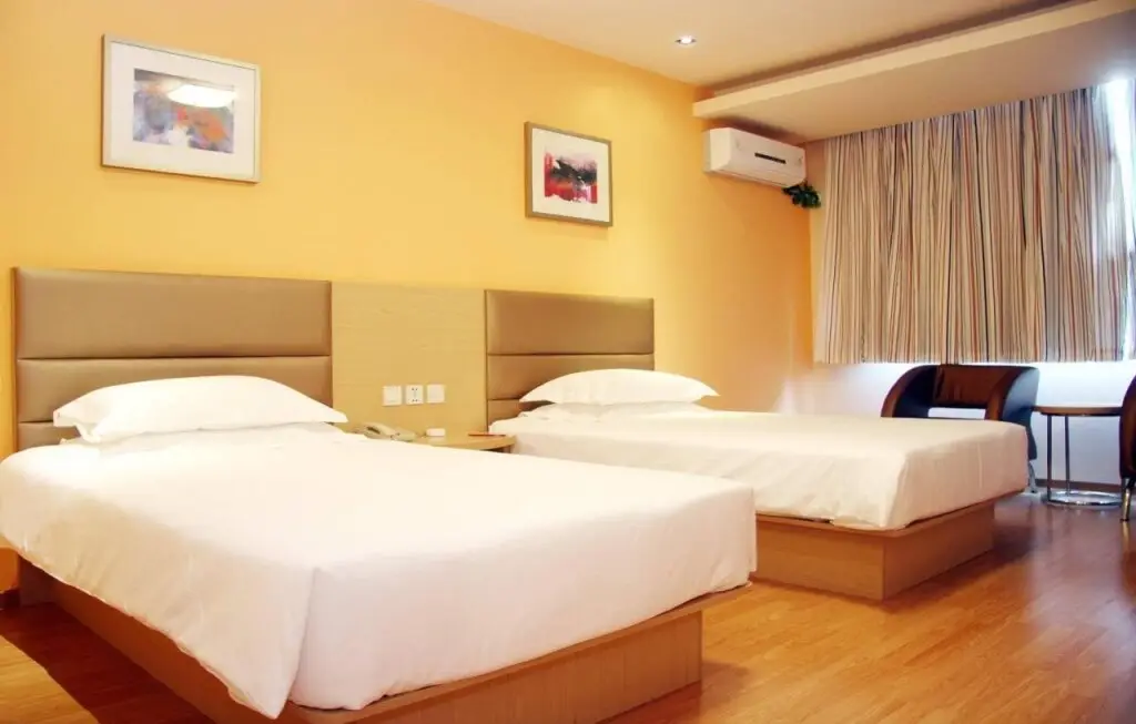 Шэньчжэнь: Home Inn Shenzhen Shuanglong Subway Station