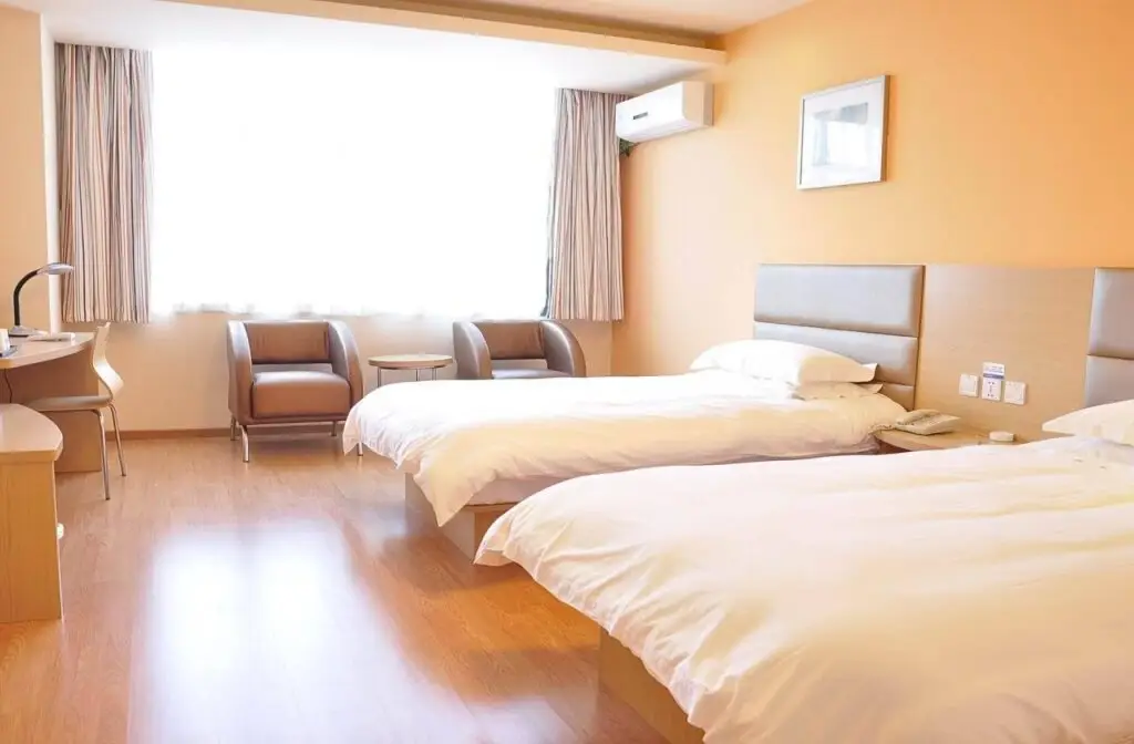 Шэньчжэнь: Home Inn Shenzhen Shuanglong Subway Station
