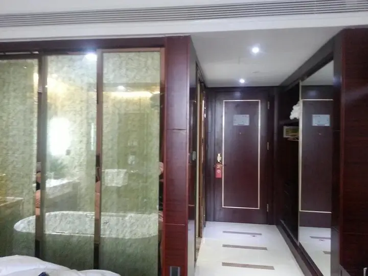 Чэнду: Hollyston Hotel (Chengdu Jinhua Wanda)