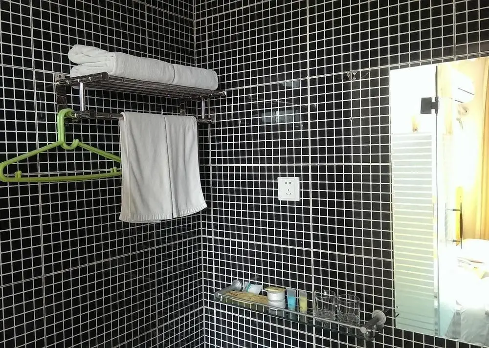 Циндао: Qingdao Binhai Fengqing Holiday Hotel