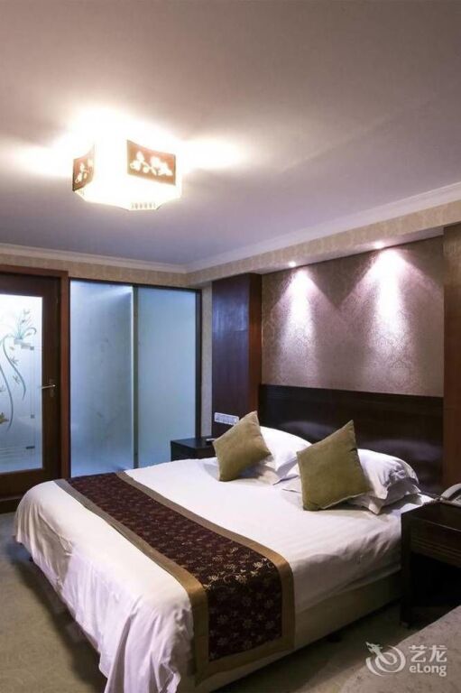 Шанхай: Hway Hotel