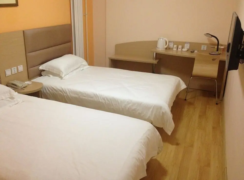 Циндао: Yinzuo Jiayi Hotel Qingdao Hangzhou Road Bus Station