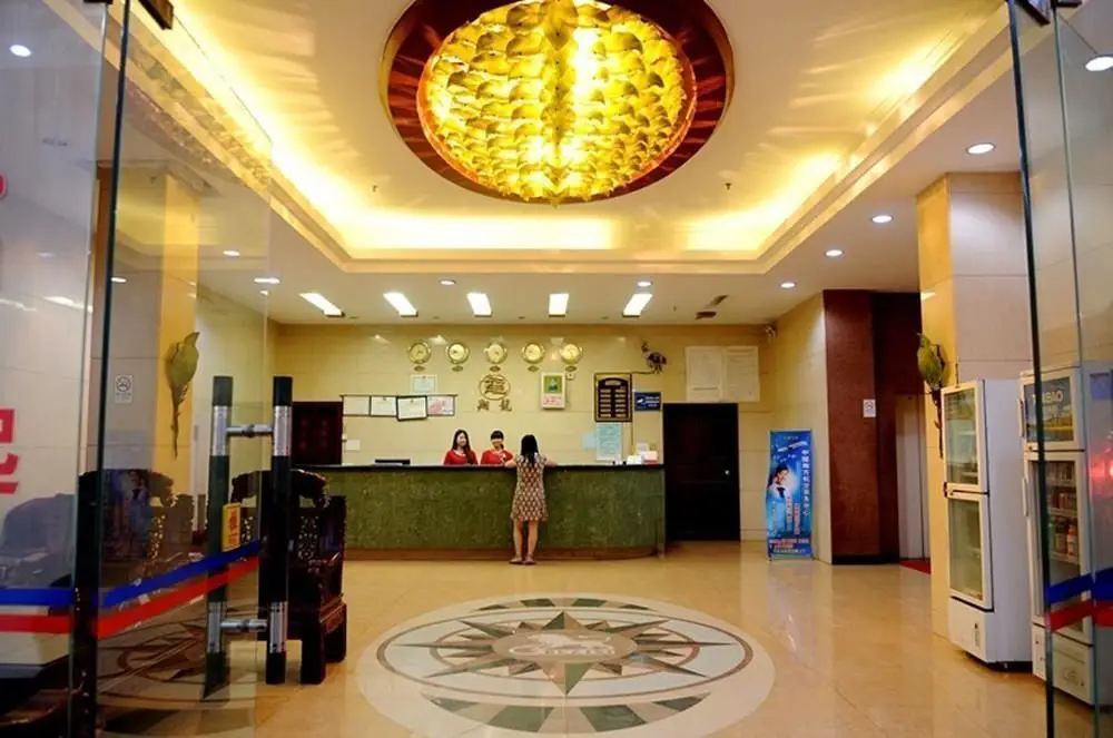 Xianglong Boutique Hotel (Guangzhou North Railway Station Huacheng Road Subway Station) — фото 1