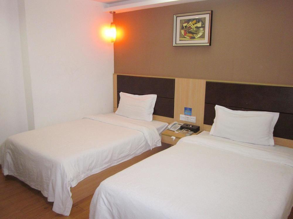 Шэньчжэнь: Tiantian Hotel