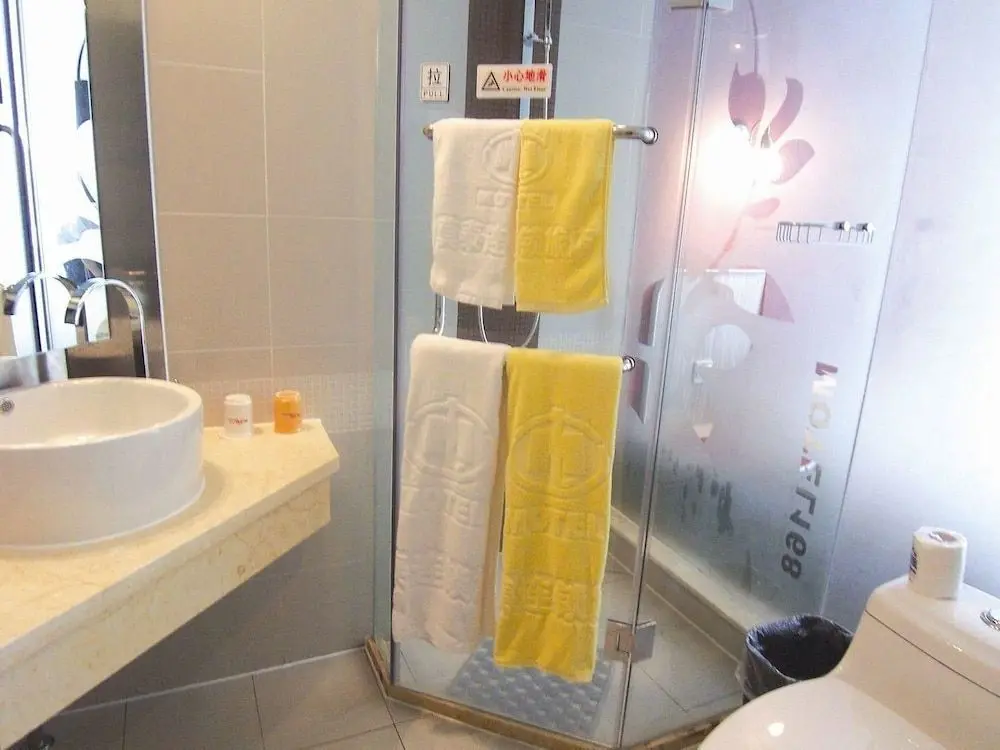 Шанхай: Motel 168 Hotel Shanghai Kaixuan Road