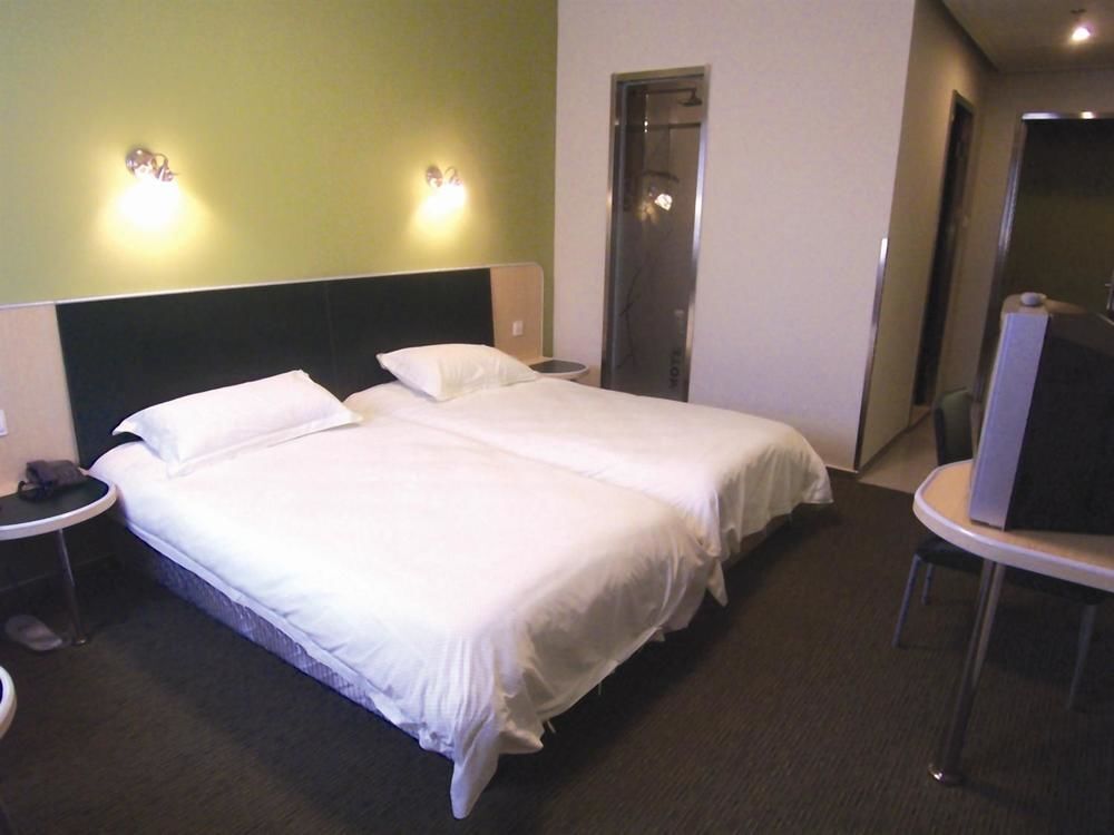 Шанхай: Motel 168 Hotel Shanghai Kaixuan Road