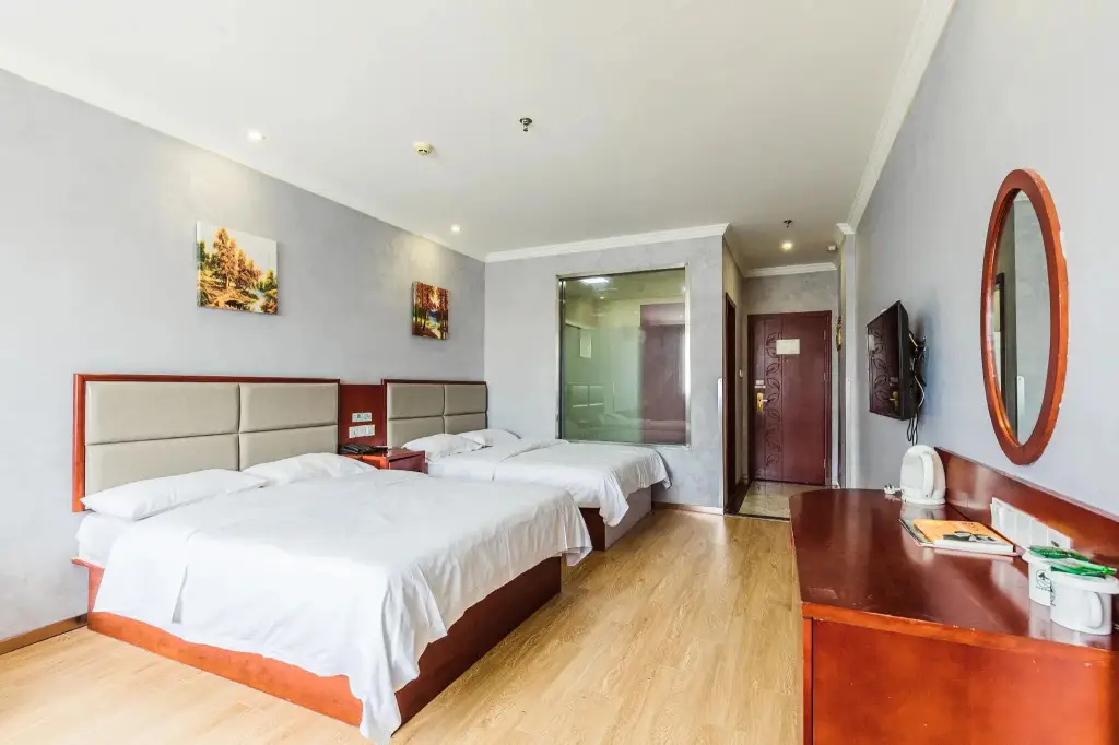 Шанхай: GreenTree Inn Shanghai Huinan Jinghai Road Express Hotel