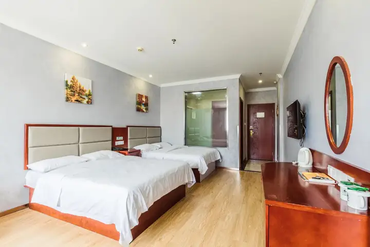 Шанхай: GreenTree Inn Shanghai Huinan Jinghai Road Express Hotel
