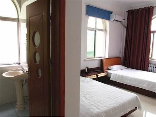 Циндао: Longtai Star Hotel