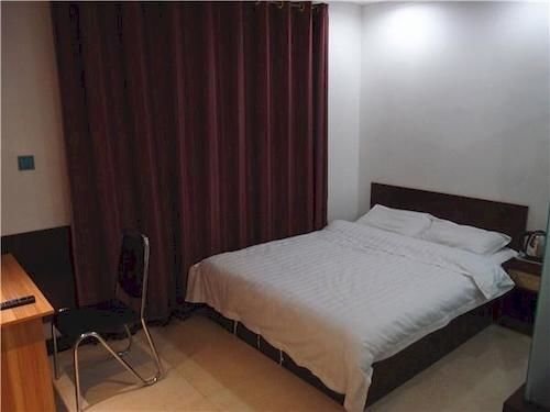 Циндао: Longtai Star Hotel