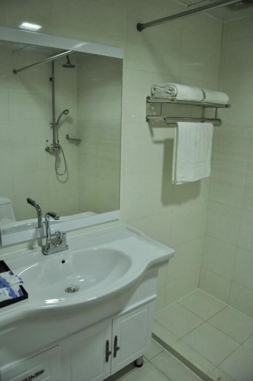 Далянь: Dalian Free Trade Center Hotel