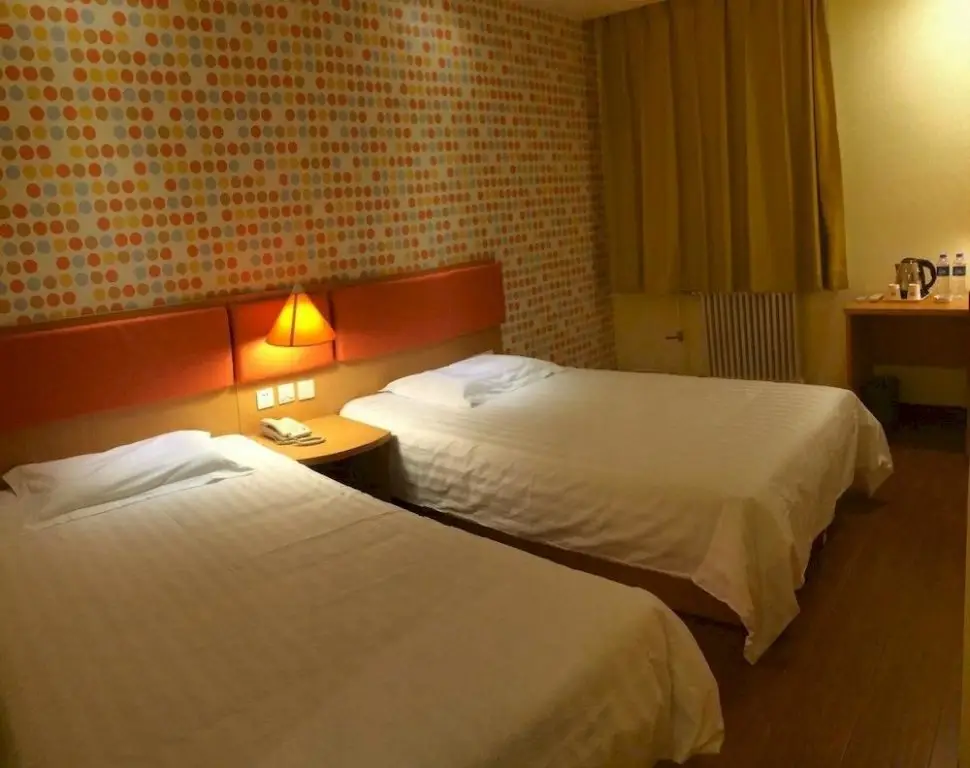 Далянь: Home Inn Dalian Development Zone Jinma Road Light Rail Station Shop