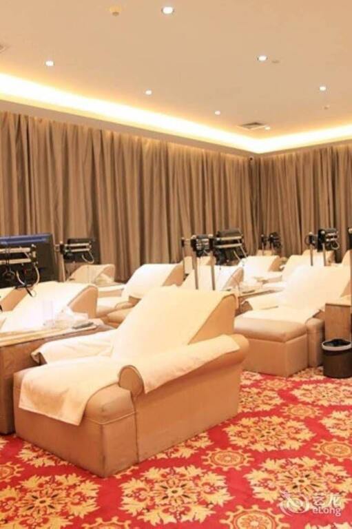 Нанкин: Nanjing Zifeng Suoshi Holiday Hotel