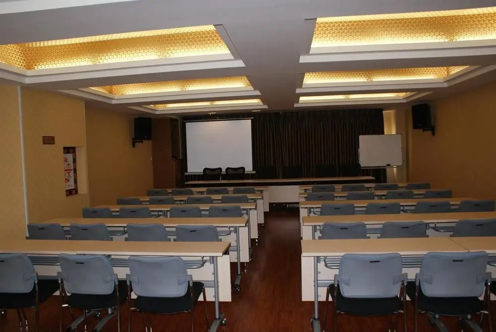 Куньмин: Chuxiong Mansion Yi Ren Hotel- Kunming
