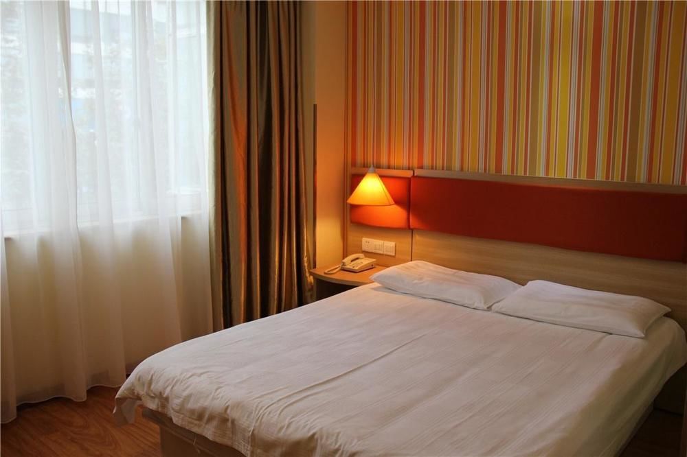 Чэнду: Home Inn Chengdu Kuanzhai Alley New City Square Branch