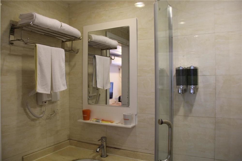Чэнду: Home Inn Chengdu Kuanzhai Alley New City Square Branch