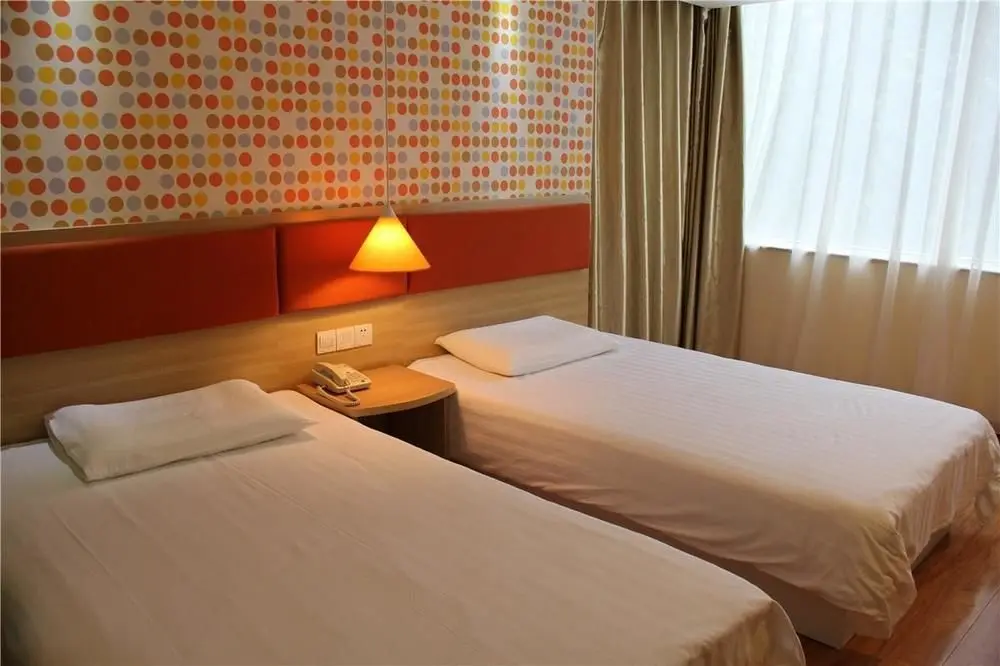Чэнду: Home Inn Chengdu Kuanzhai Alley New City Square Branch