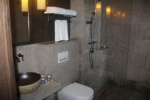 Чэнду: Jiudian Yiku Hotel Pinge Inn