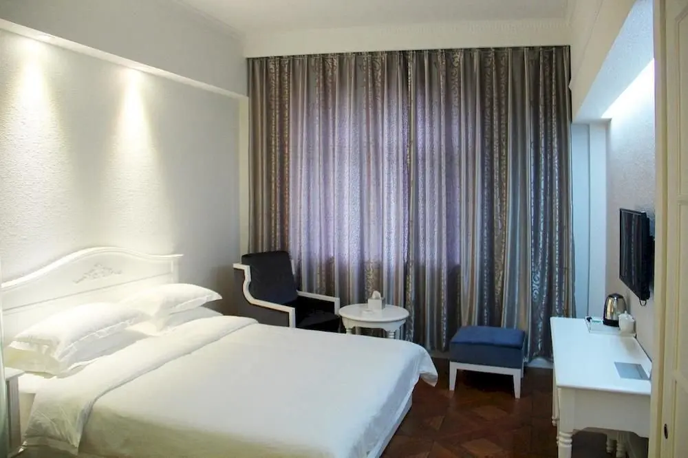 Далянь: Jinyuwan Hotel (Dalian Lvshun University Town)