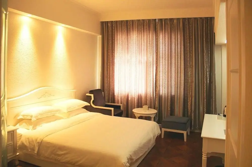 Далянь: Jinyuwan Hotel (Dalian Lvshun University Town)