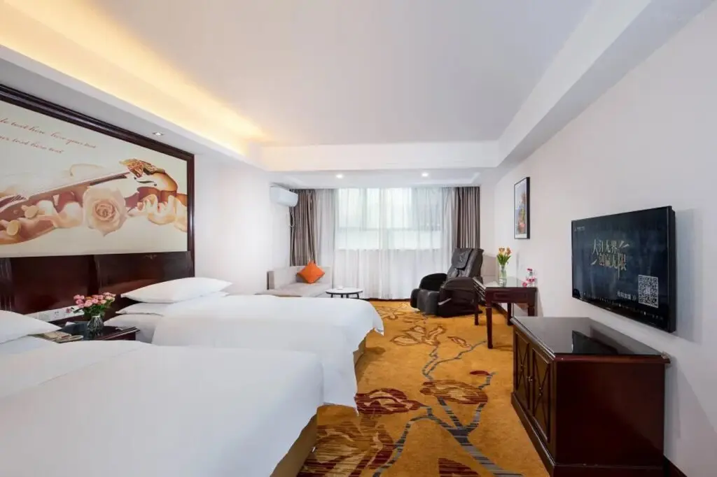Шэньчжэнь: Vienna Hotel Shenzhen Shajing Zhongxin Road