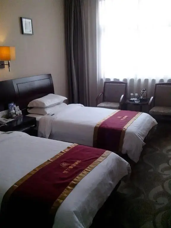 Чэнду: Zilongge Business Hotel