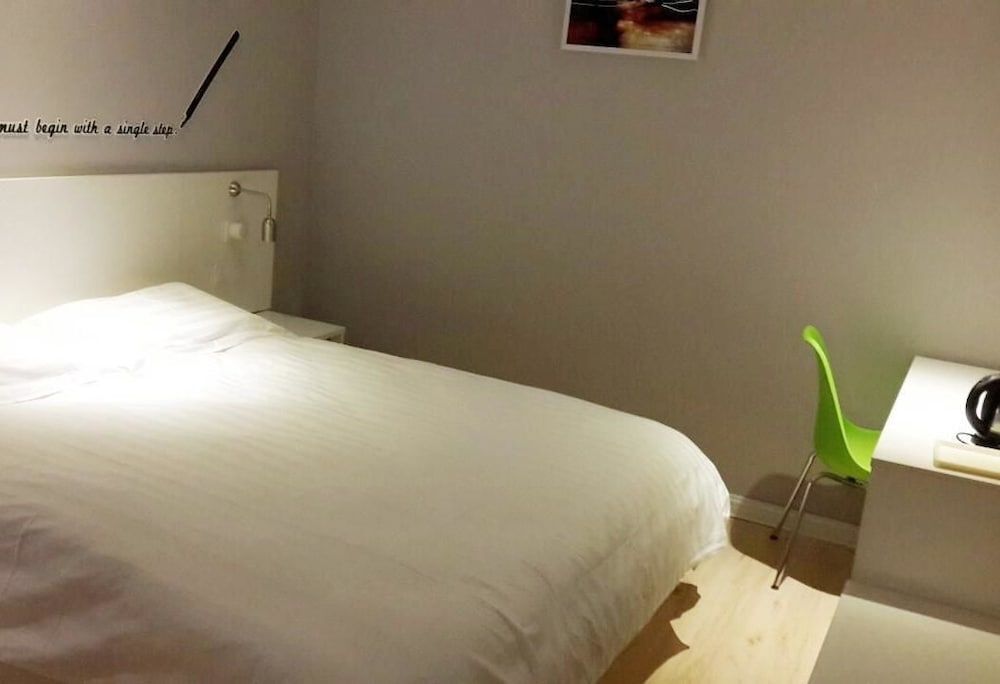 Шэньчжэнь: Motel 168 Shenzhen Futian Port Guihua Road Branch