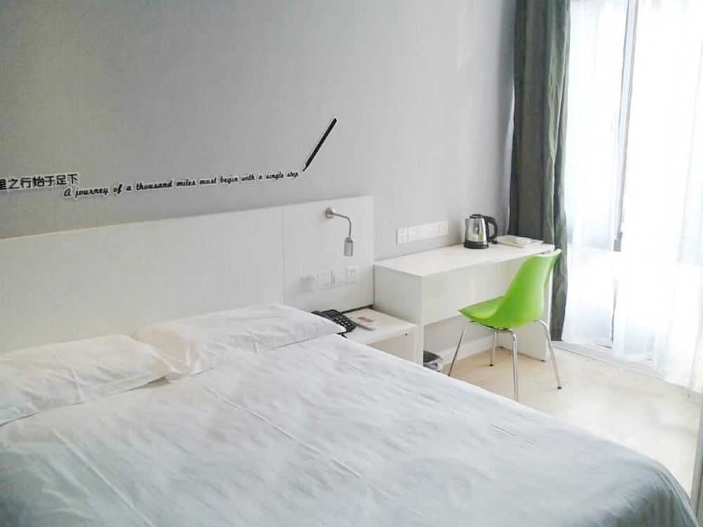 Шэньчжэнь: Motel 168 Shenzhen Futian Port Guihua Road Branch
