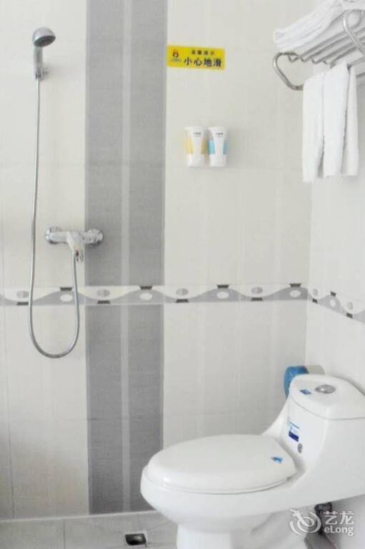 Шэньчжэнь: No. 8 Hotel Chain (Shenzhen Huaqiangbei)