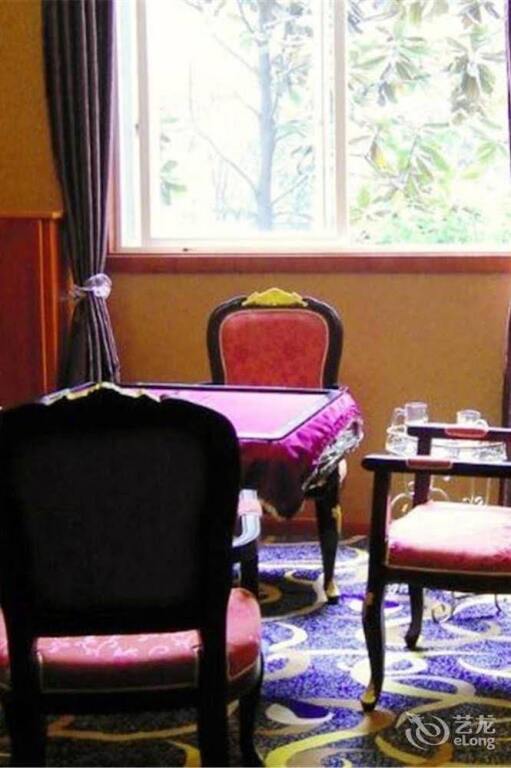 Чэнду: Seine River Leisure Hotel