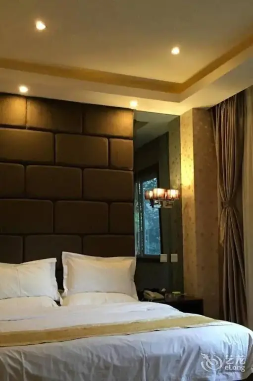 Чэнду: Seine River Leisure Hotel