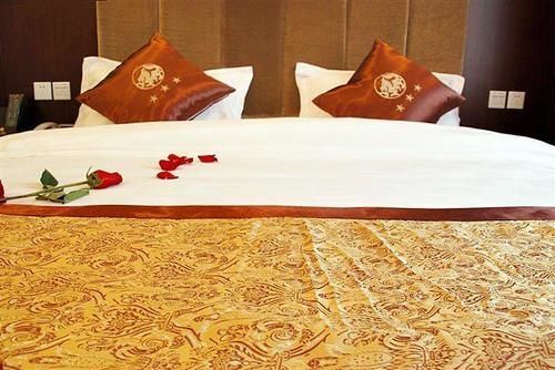 Чэнду: Super 8 Collection Hotel (Chongzhou Government Center Square)